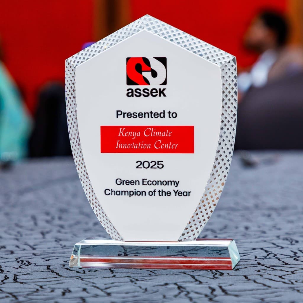 ASSEK Green Economy Champion of the Year trophy presented to Kenya Climate Innovation Center